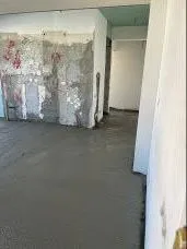 Screed poured on the floor